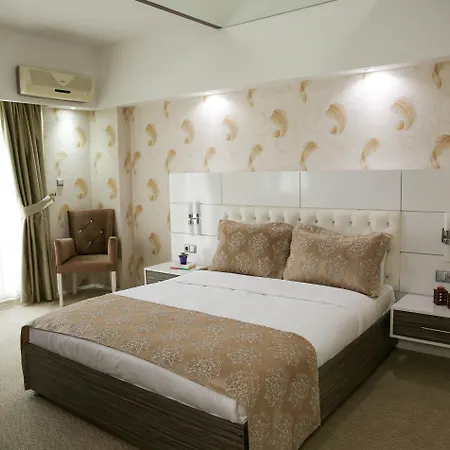 Mox Wellness & 4*
