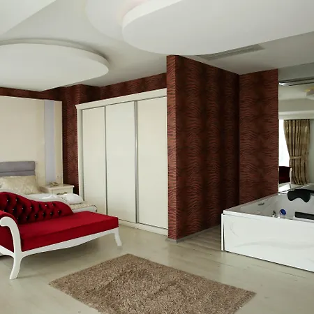 Mox Wellness & 4*
