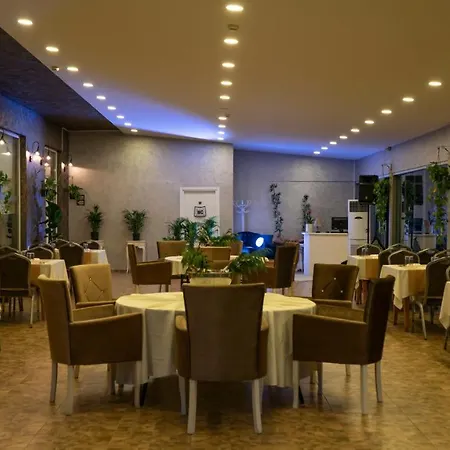 Mox Wellness & 4*