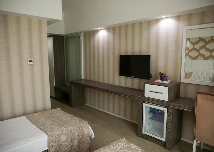 Mox Wellness & فندق 4*