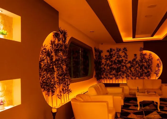 Mox Wellness & فندق