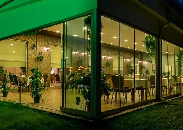 Mox Wellness & فندق